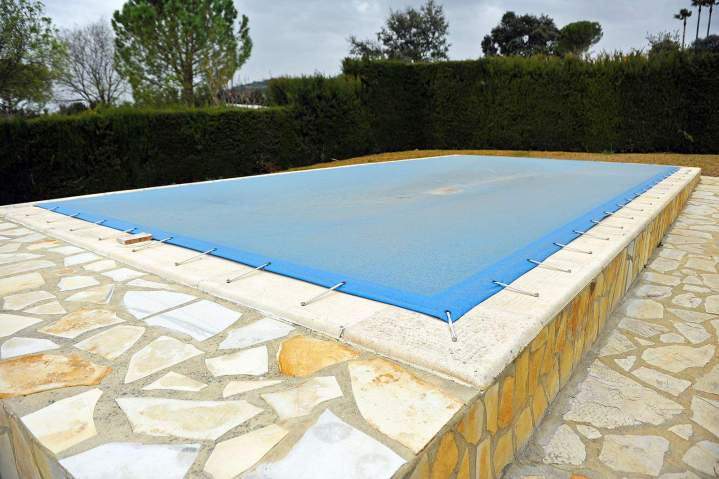 Installation couverture protection piscine Allassac